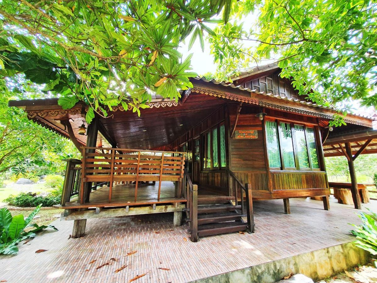 攀牙府 Ban Suansin酒店 外观 照片
